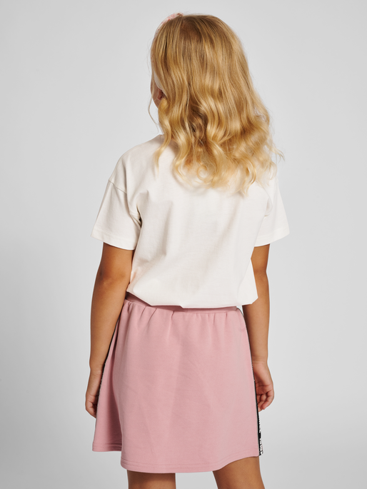hmlALEXIS T-SHIRT S/S, MARSHMALLOW, model
