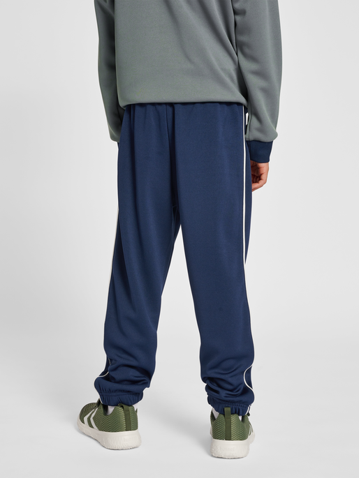 hmlLUBAGO TRACKSUIT, LAUREL WREATH, model