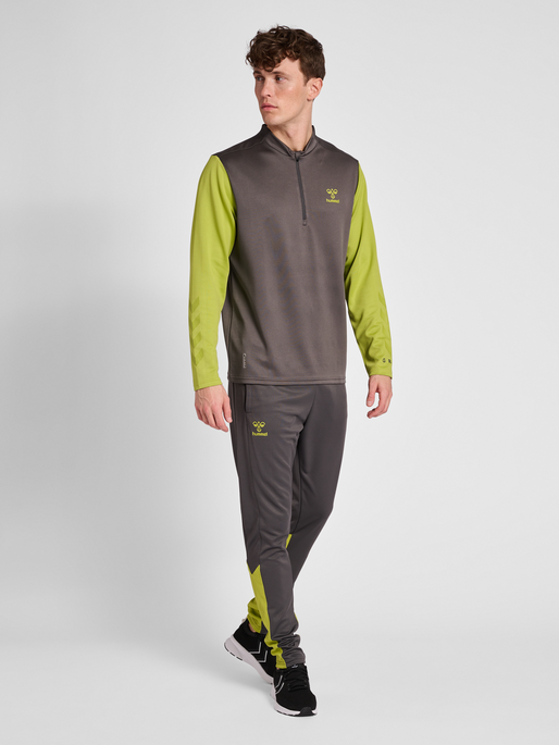hmlONGRID POLY PANTS, FORGED IRON, model