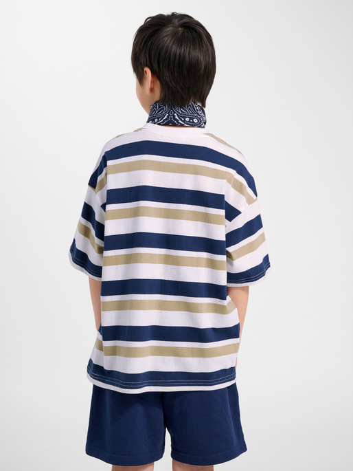 hmlJR SILLY S/S BOXY T-SHIRT STRIPE, MEDIEVAL BLUE, model