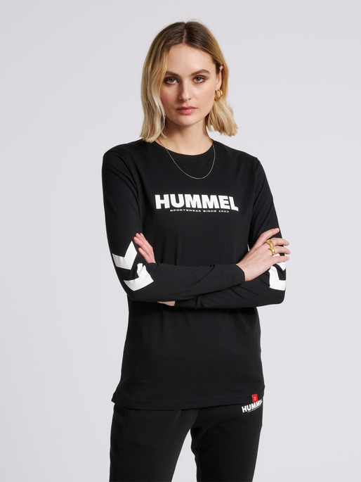 hmlLEGACY T-SHIRT L/S, BLACK, model