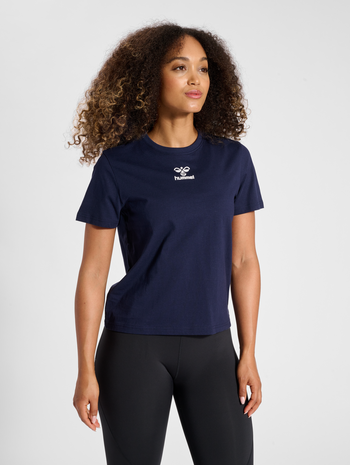 hmlICONS WOMAN T-SHIRT, PEACOAT, model