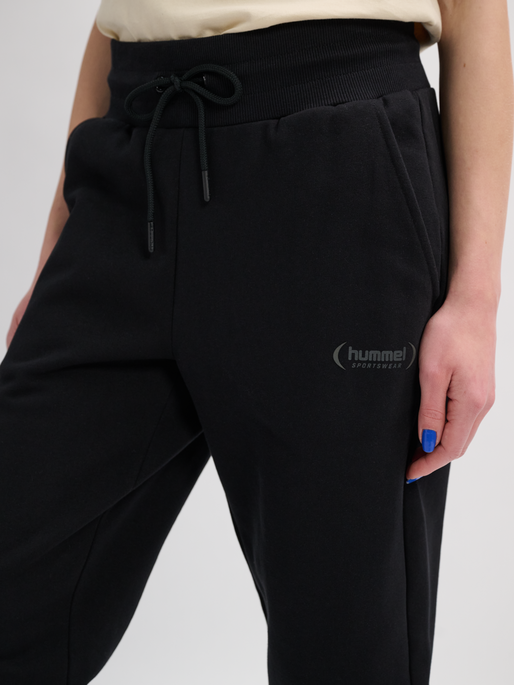 hmlPAOLA REGULAR PANTS, BLACK, model