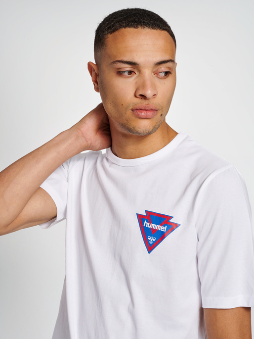hmlIC POWEL T-SHIRT, 9134, model