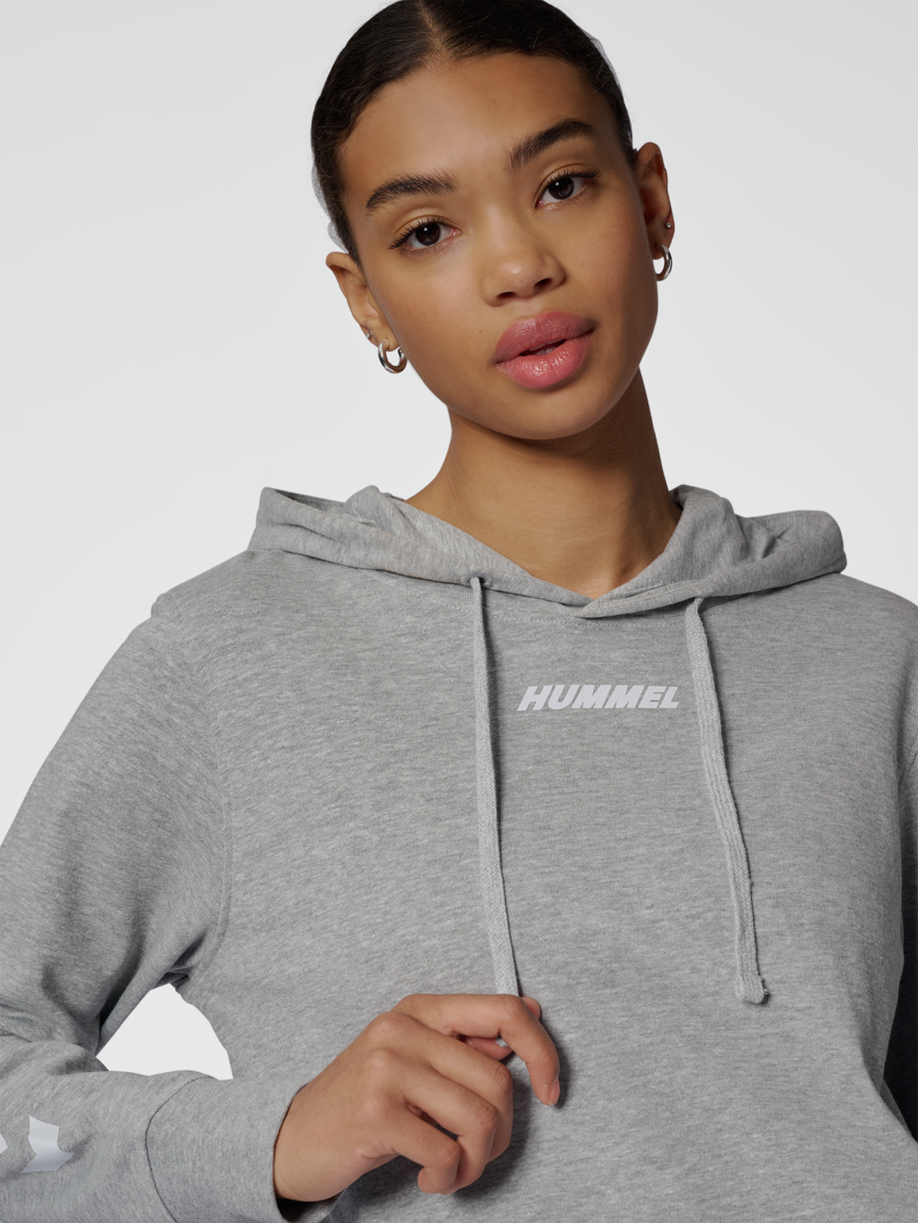 hmlELEMENTAL SHORT HOODIE WOMAN, GREY MELANGE, model