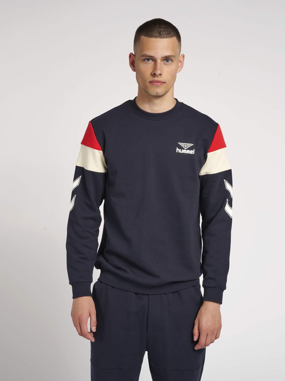 Hummel sweatshirt price clearance