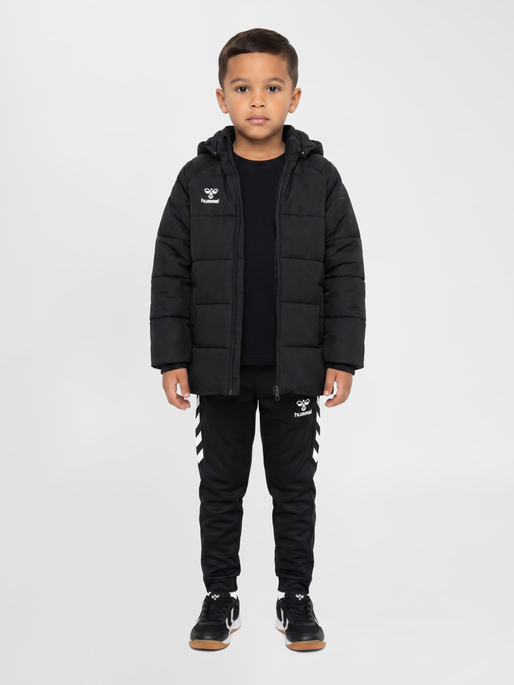 hmlLEAD 2.0 BENCH JACKET KIDS, BLACK, model
