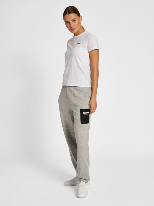 hmlLGC KRISTY SHORT T-SHIRT, WHITE, model