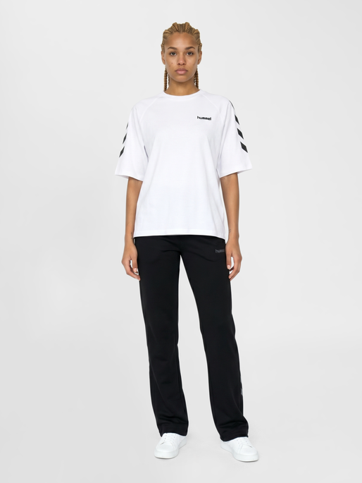 hmlKEEPER CHEVRON W WIDE SWEATPANT, BLACK, model