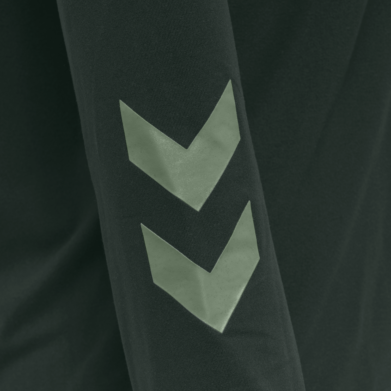 hmlTAYLOR T-SHIRT L/S, DARKEST SPRUCE, packshot