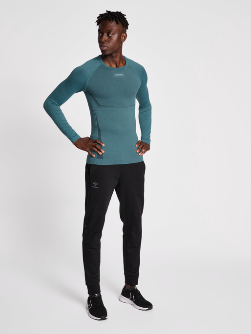 hmlTE MIKE SEAMLESS T-SHIRT L/S, NORTH ATLANTIC/ASPHALT MELANGE, model