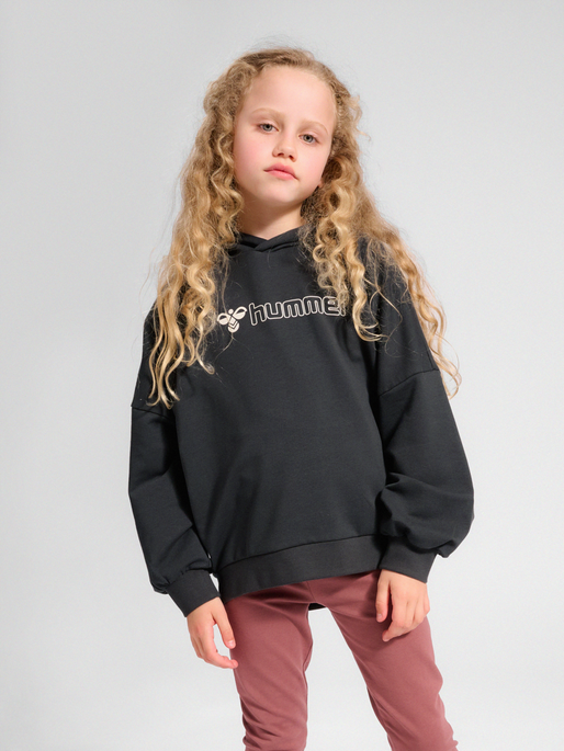 hmlOCTOVA HOODIE, 1525, model