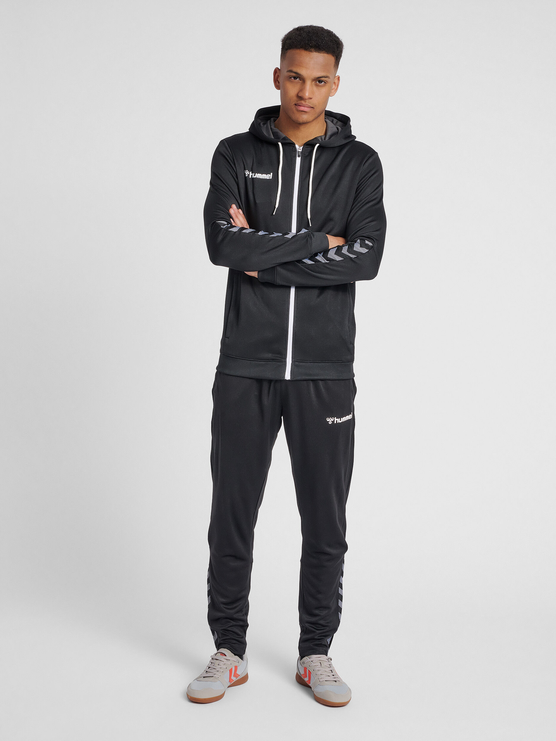 hummel AUTHENTIC POLY ZIP HOODIE BLACK hummel
