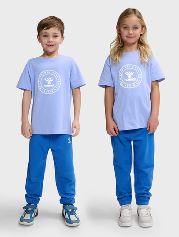 our - hummel.nethummel Discover tops | T-shirts wide range products hummel of and Kids |