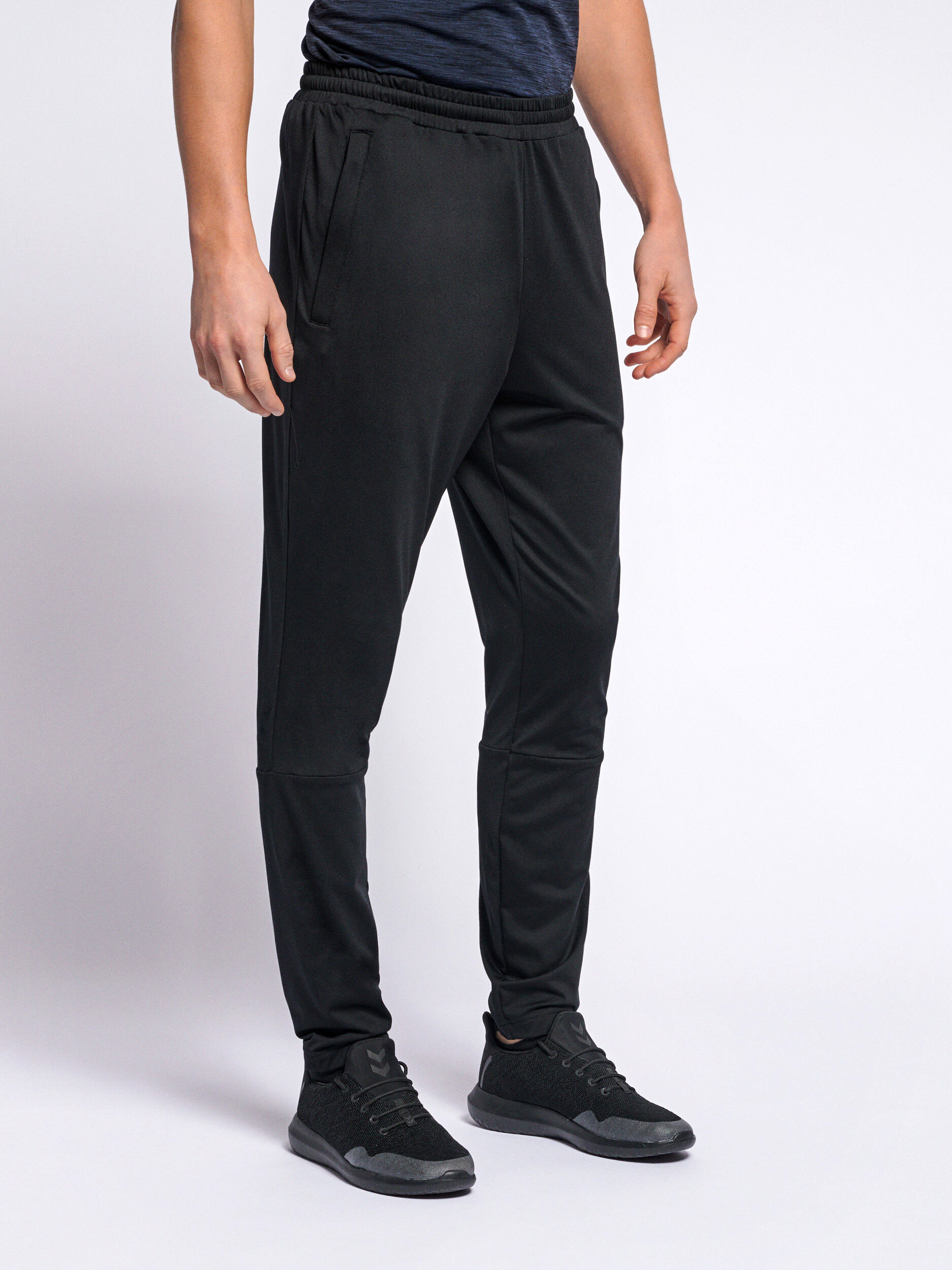 hummel ASTON TAPERED PANTS - BLACK | hummel.net