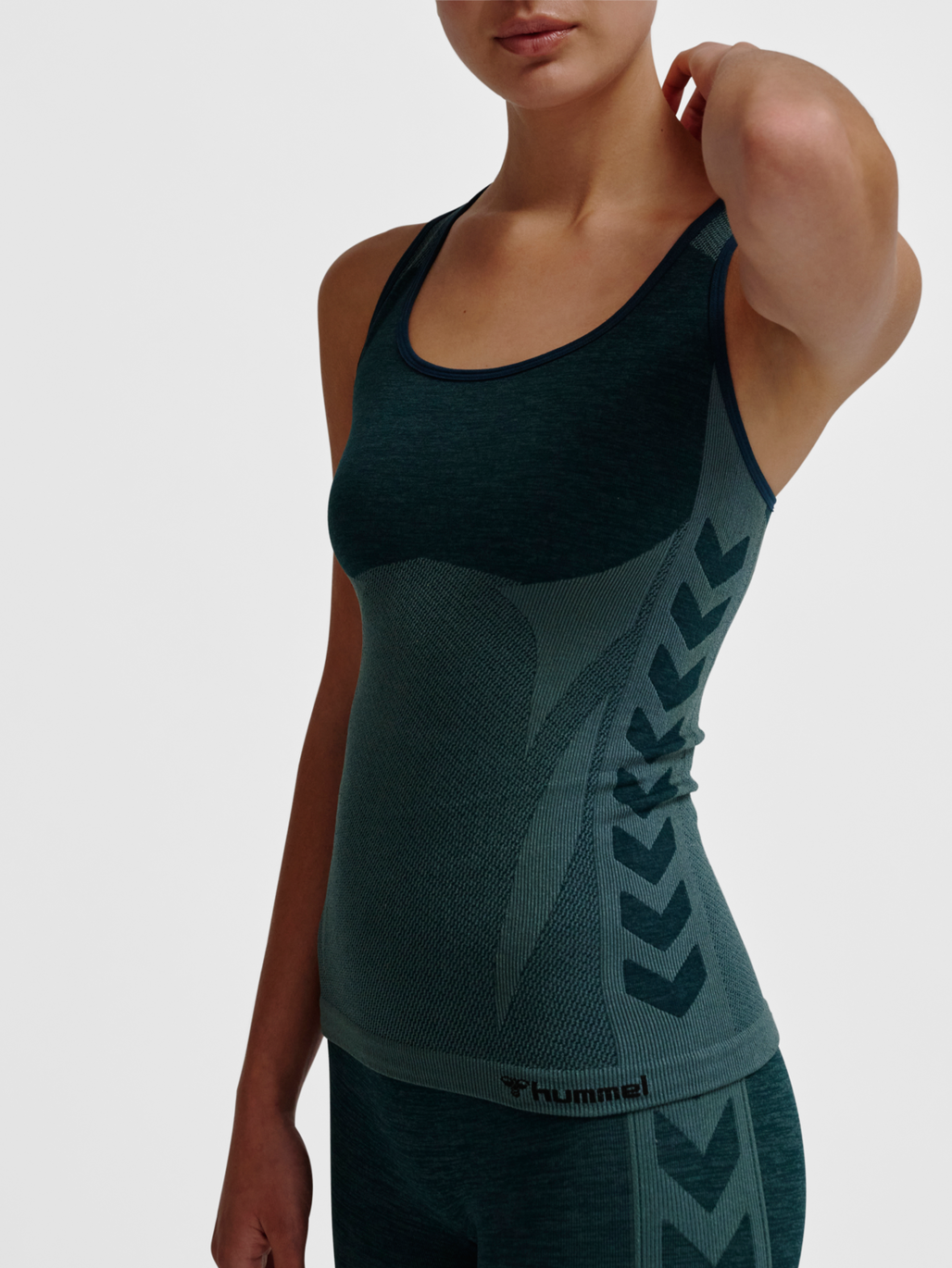 hmlCLEA SEAMLESS TOP, GREEN GABLES/GARDEN TOPIARY ME, model