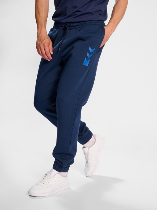 hmlACTIVE SWEATPANTS, DRESS BLUES, model