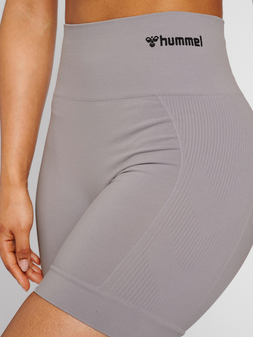 hmlTIF SEAMLESS SHORTS