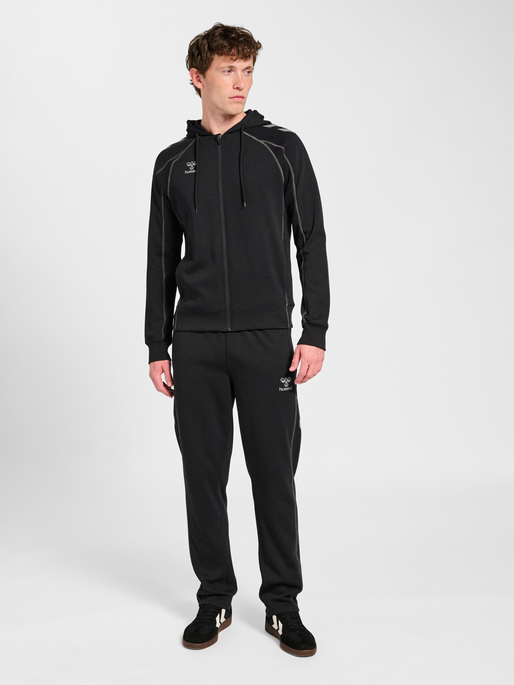 hmlMOVE 2.0 ZIP HOODIE, BLACK, model