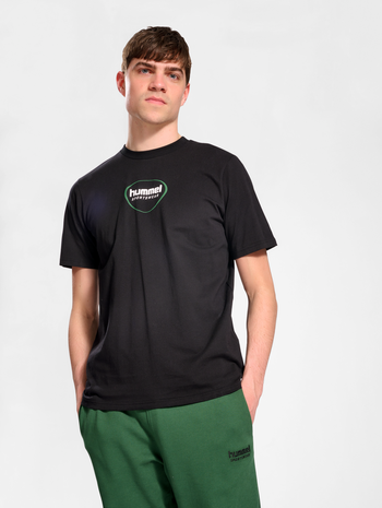 hmlLGC JOHN T-SHIRT, BLACK, model