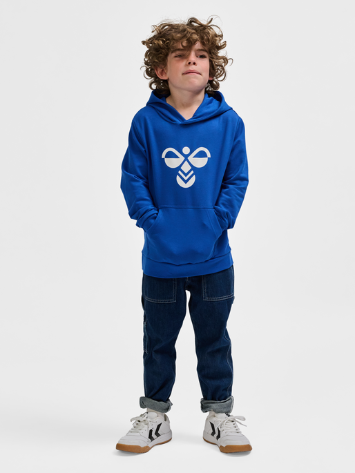 hmlCUATRO HOODIE, BLUE LOLITE, model