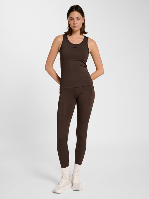 hmlHIIT INTENSITY W TANK TOP, AFTER DARK, model