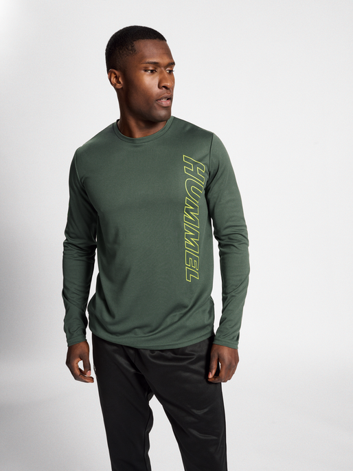 hmlTE TOPAZ T-SHIRT L/S, CLIMBING IVY, model