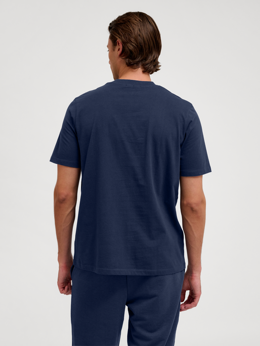 hmlPULSE T-SHIRT, DRESS BLUES, model