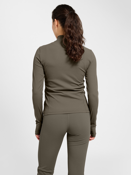 hmlPRIMA W RIB ZIP BLOUSE, MAJOR BROWN, model