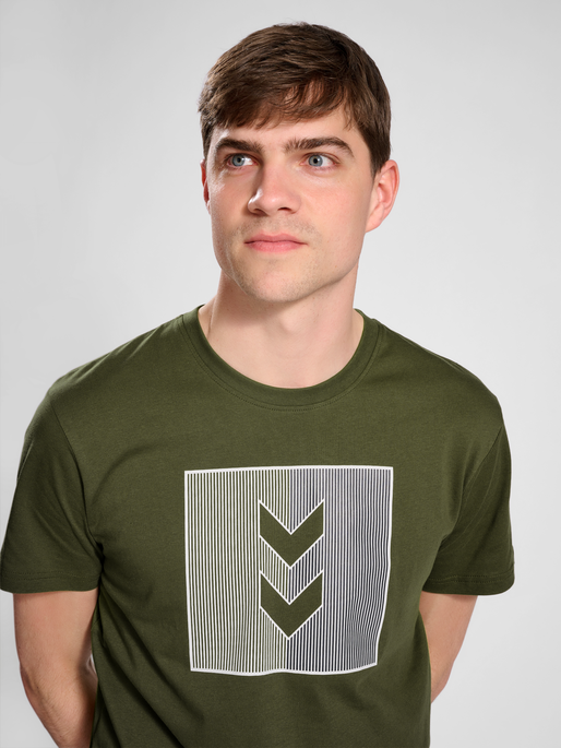 hmlACTIVE STRIPE CO TEE S/S, OLIVE NIGHT, model