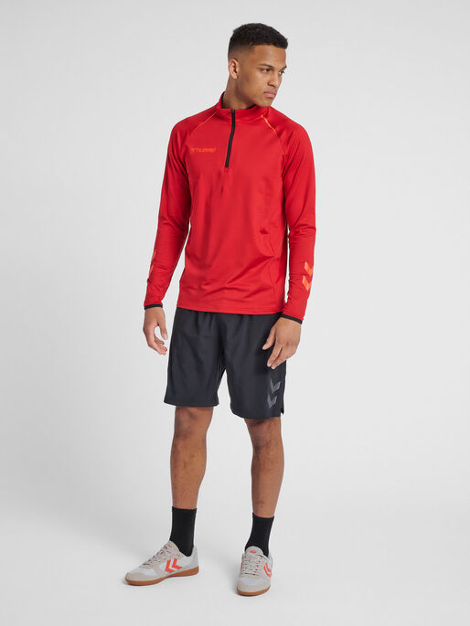 hmlAUTHENTIC PRO HALF ZIP SWEAT, CHILI PEPPER, model