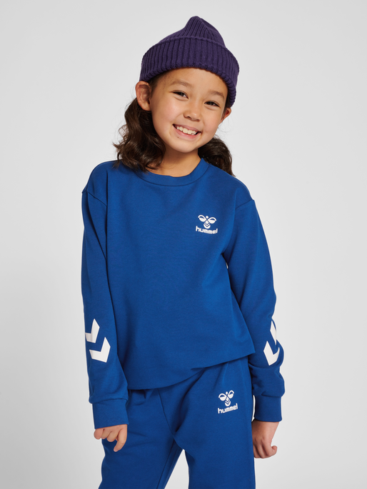 Hummel tracksuit price clearance