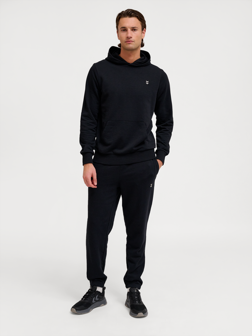 hmlPULSE SWEAT HOODIE, BLACK, model