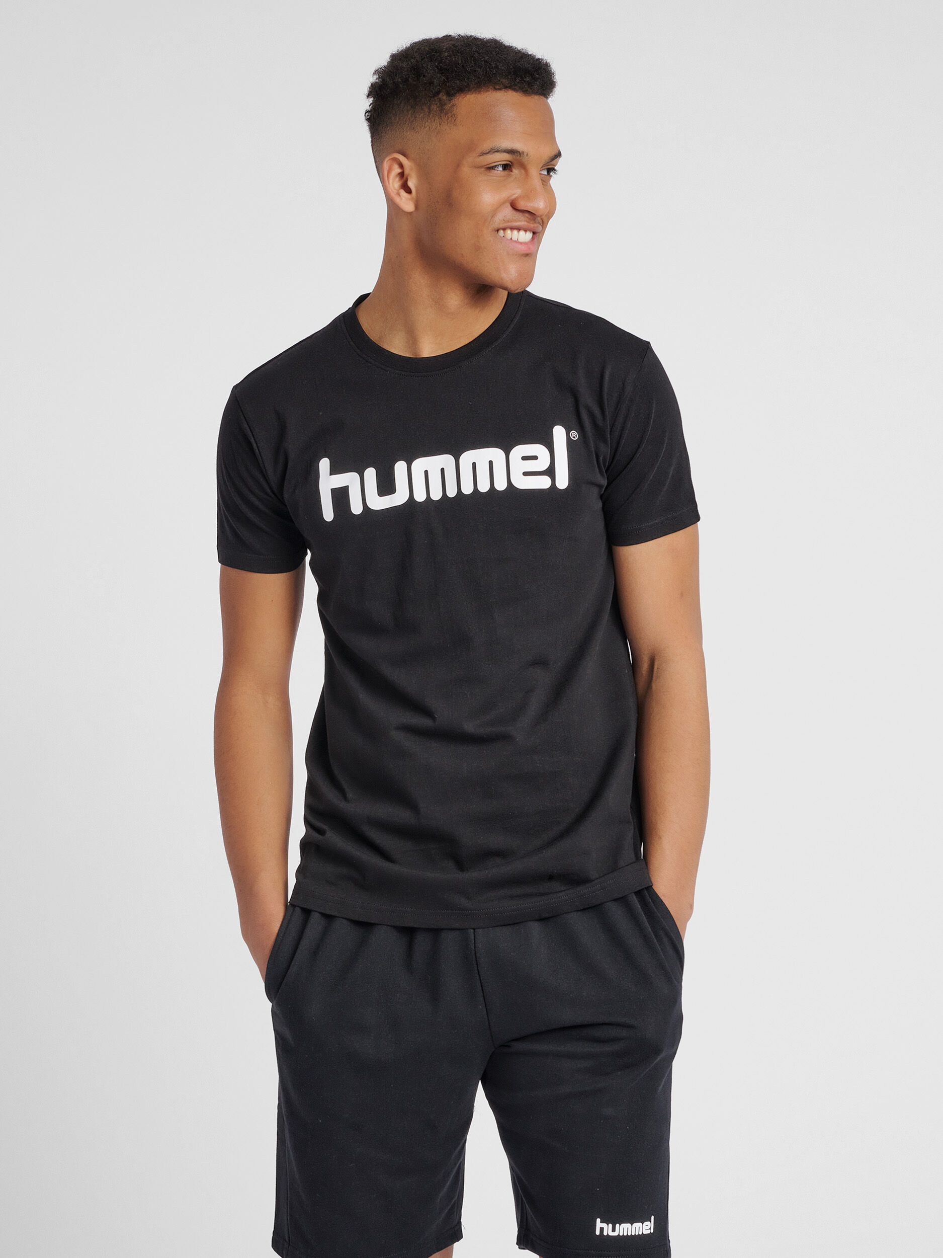hummel GO COTTON LOGO T SHIRT S S BLACK hummel
