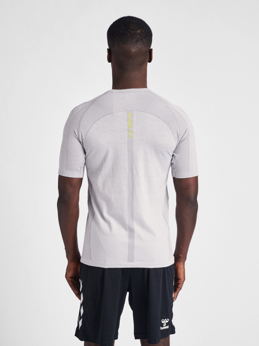hmlGG12 TRAINING SEAMLESS S/S, ALLOY MELANGE, model