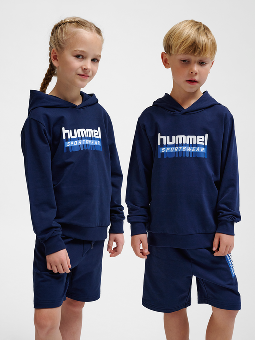 hmlTUKAS HOODIE, BLACK IRIS, model