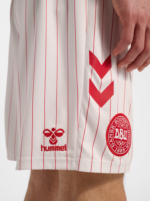 DBU 26 AWAY SHORTS, WHITE, model