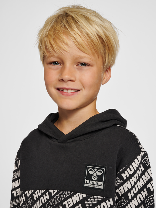 hmlCAMERON HOODIE, BLACK, model