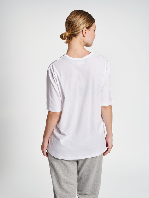 hmlIC POWEL T-SHIRT, 9134, model