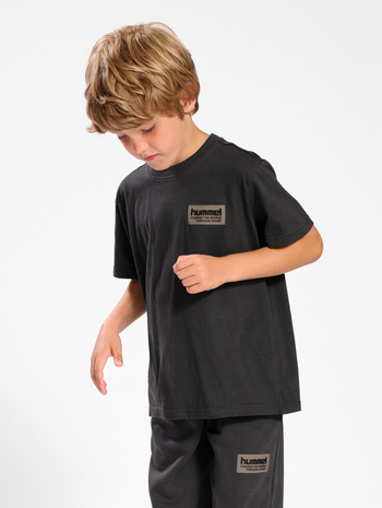 hmlDARE T-SHIRT S/S, ASPHALT, model