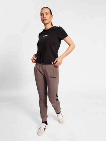 hmlLEGACY WOMAN TAPERED PANTS, IRON, model
