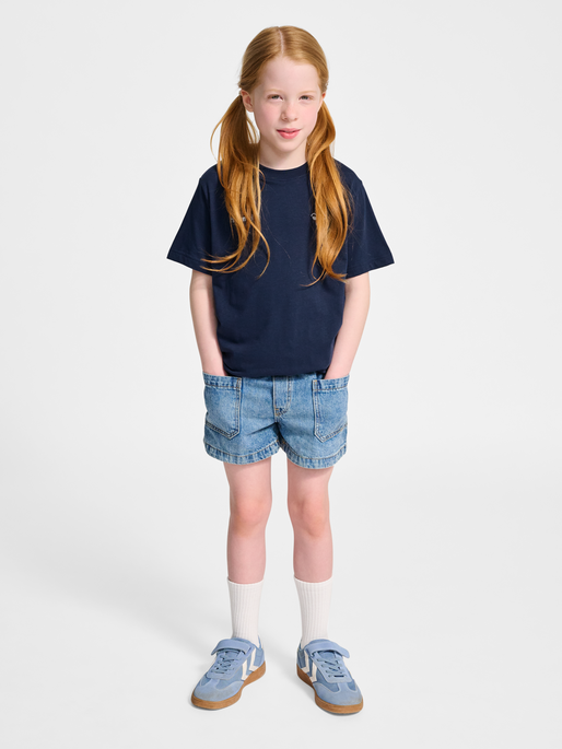 hmlJR GRAPHIC T-SHIRT S/S, DRESS BLUES, model