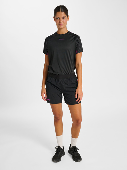 hmlBLAZE 2.0 TRAINING SHORTS WO, BLACK/DAHLIA, model