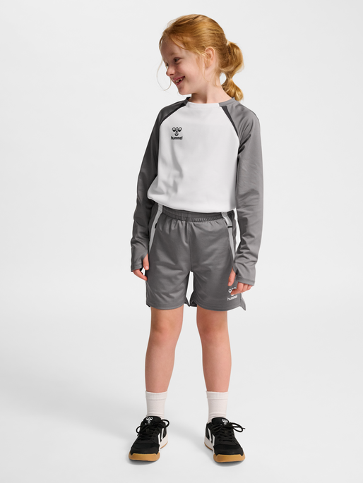 hmlLEAD 2.0 TRAINING SHORTS KIDS, STEEL GRAY, model