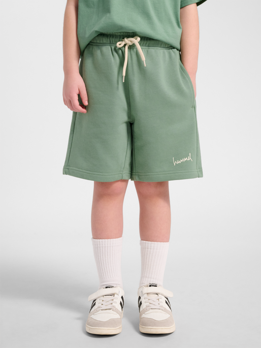 hmlJR SUMMER SWEAT SHORTS, GREEN BAY, model