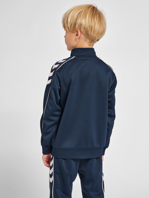 Hummel tracksuit outlet