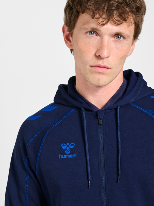 hmlMOVE 2.0 ZIP HOODIE, MARINE, model