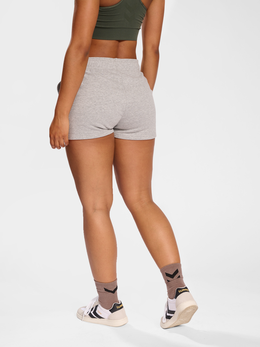 hmlLEGACY WOMAN SHORTS