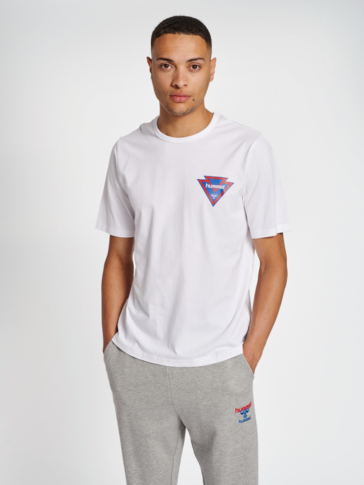 hmlIC POWEL T-SHIRT, 9134, model