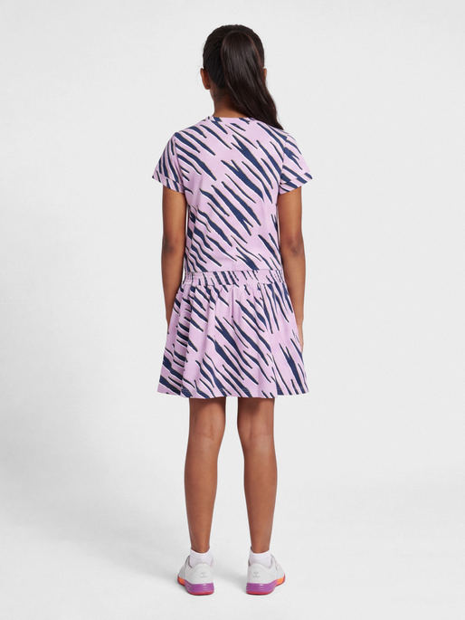 hmlRUSHY AOP DRESS S/S, ORCHID BLOOM, model